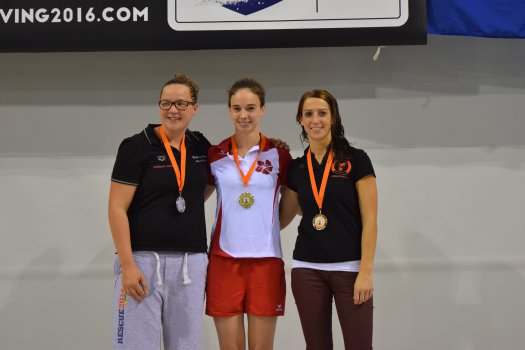 100m manikin tow with fins MASTERS 30+: 1) Anneloes PEULEN  2) Nele VANBUEL-GOFFIN 3) Ilse CLEVERS