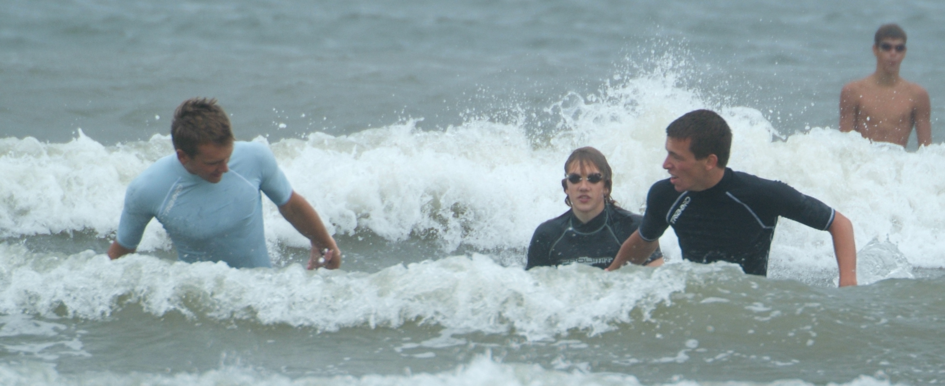 Stefan Teley (midden) in actie tijdens de Rescue Tube