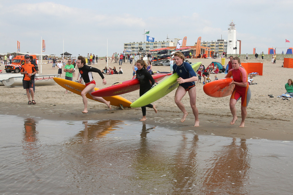 Board Race start