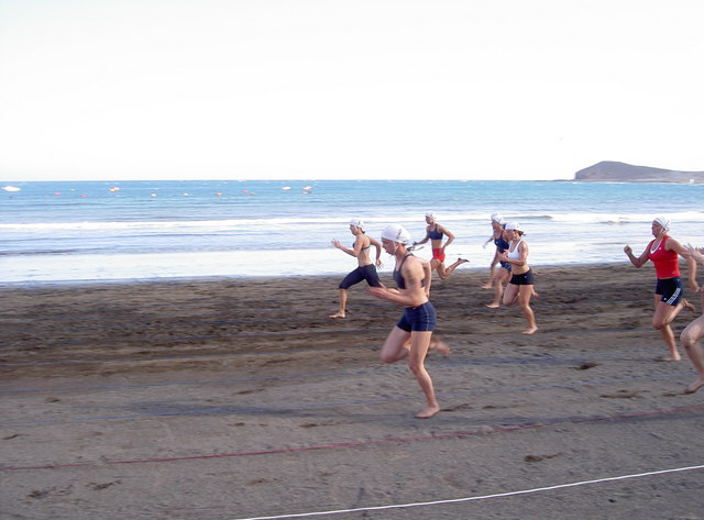 Anneloes Peulen onderweg naar Beach Sprint goud