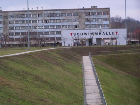 Schwimmhalle eingang
