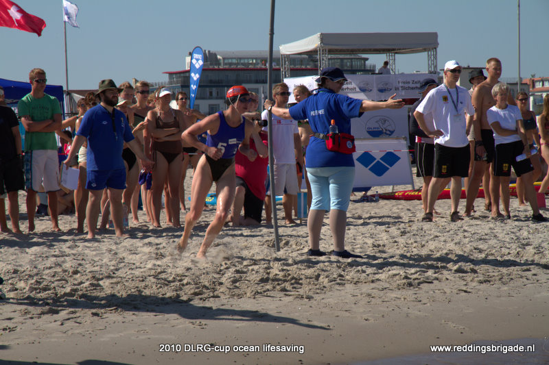Anneloes in actie op de DLRG Cup dit jaar.