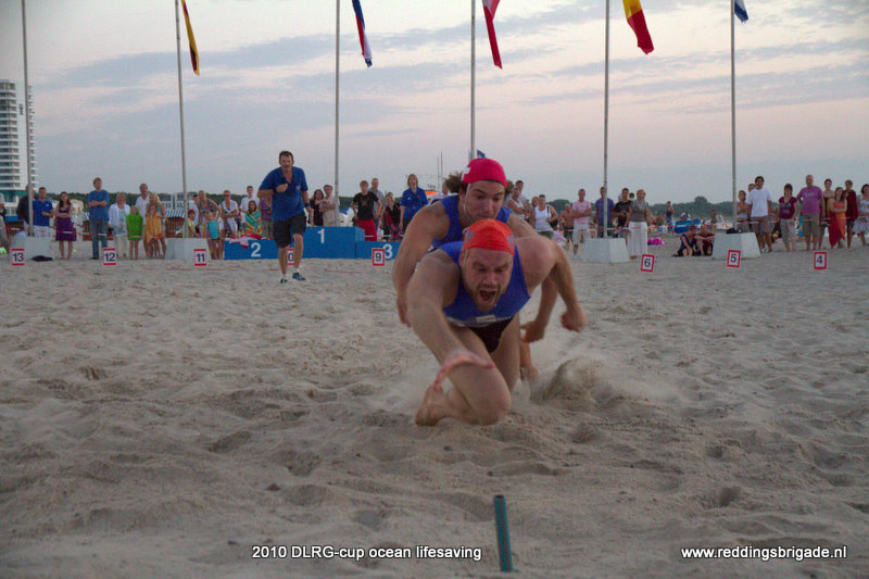 Robert sluit de beach flags winnend af @ DLRG Cup 2010.